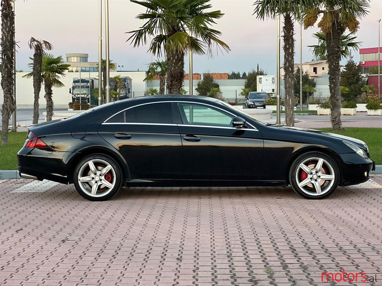 2005' Mercedes-Benz CLS 320 photo #3