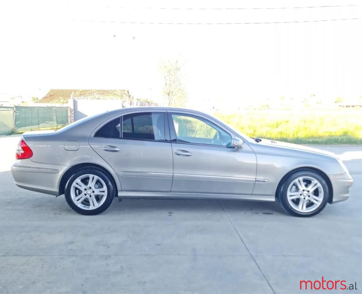 2007' Mercedes-Benz E 220 photo #1