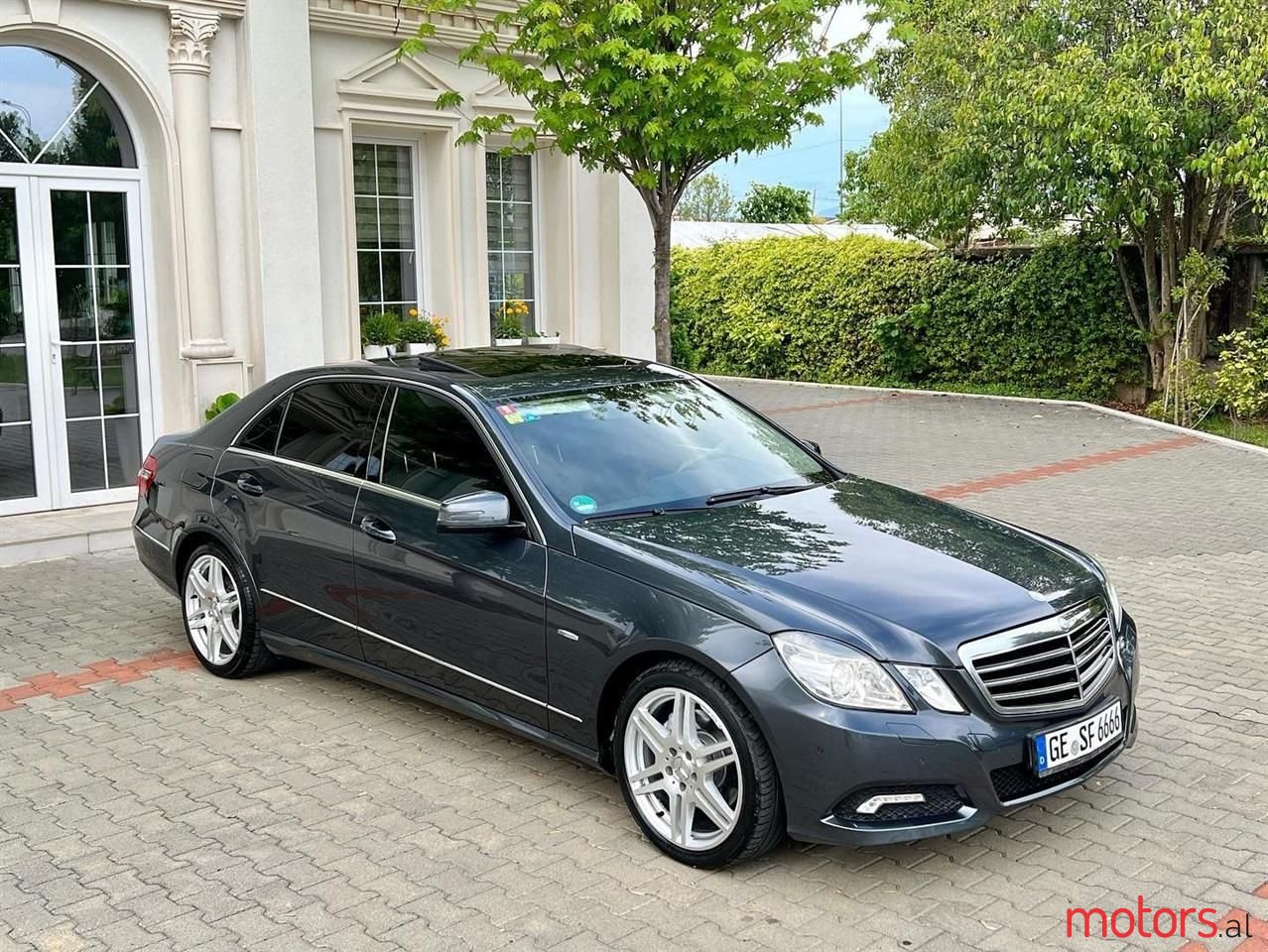 2009' Mercedes-Benz E 350 photo #5