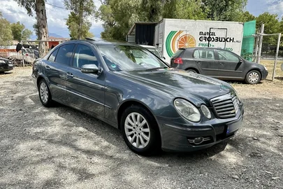 2008' Mercedes-Benz E 220