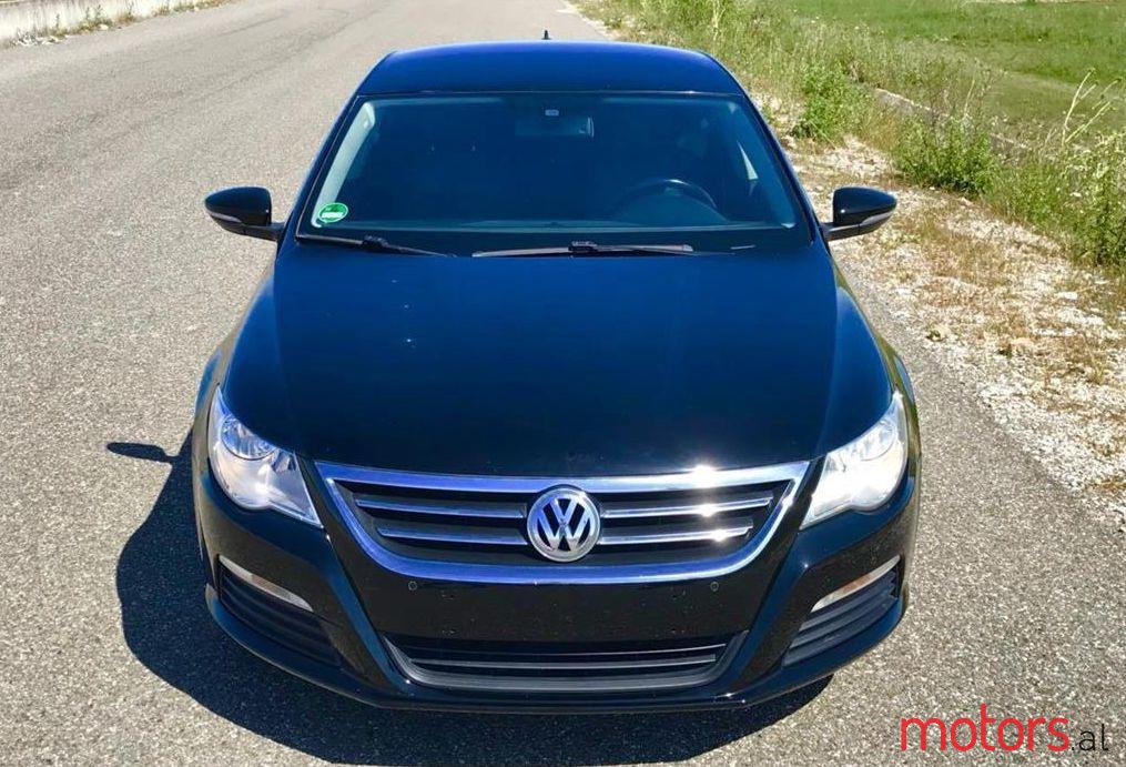 2009' Volkswagen Passat photo #1