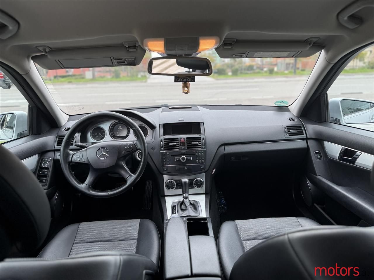 2010' Mercedes-Benz C 220 photo #1