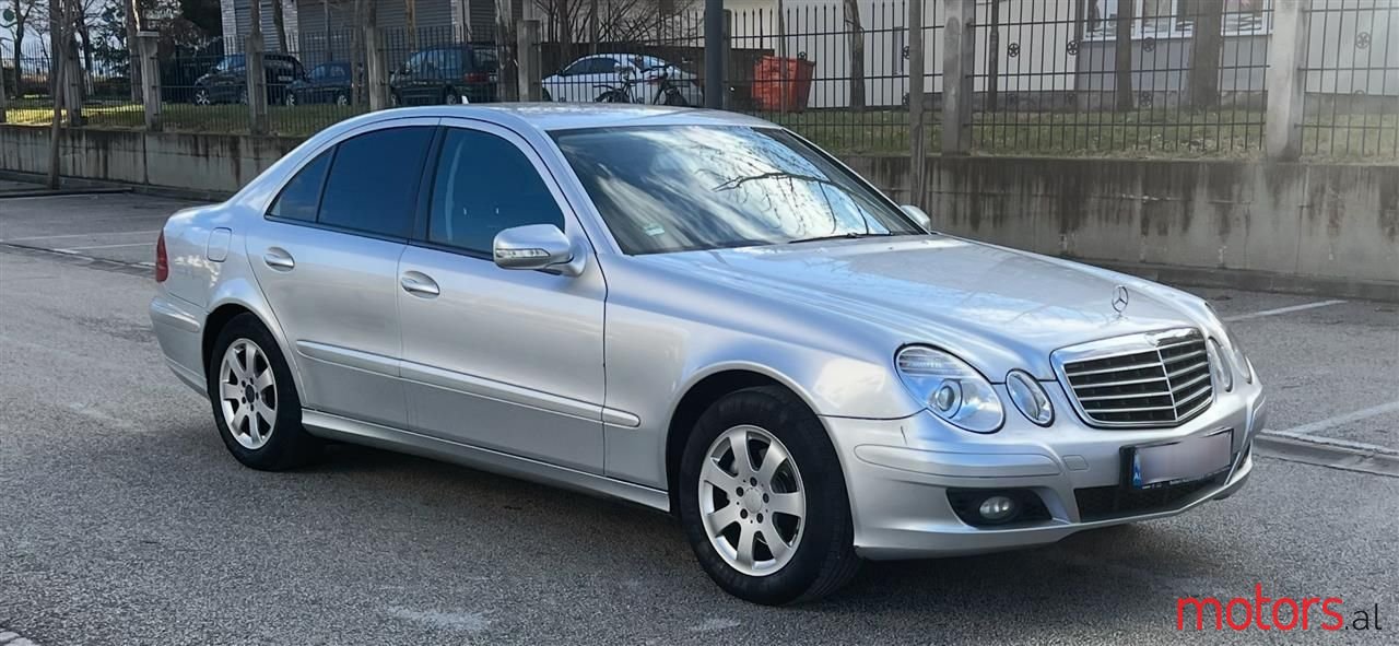 2008' Mercedes-Benz E 200 photo #6