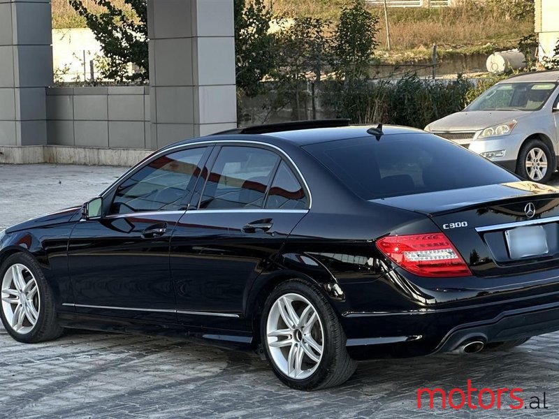 2012' Mercedes-Benz C 300 photo #6