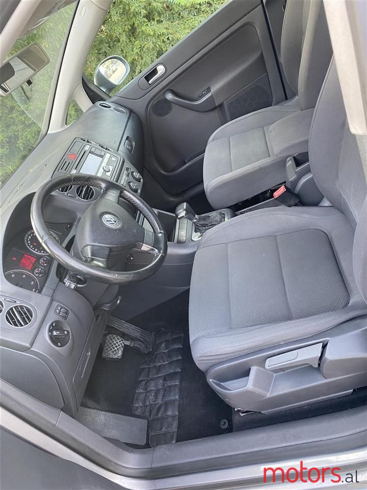 2008' Volkswagen Golf Plus photo #6