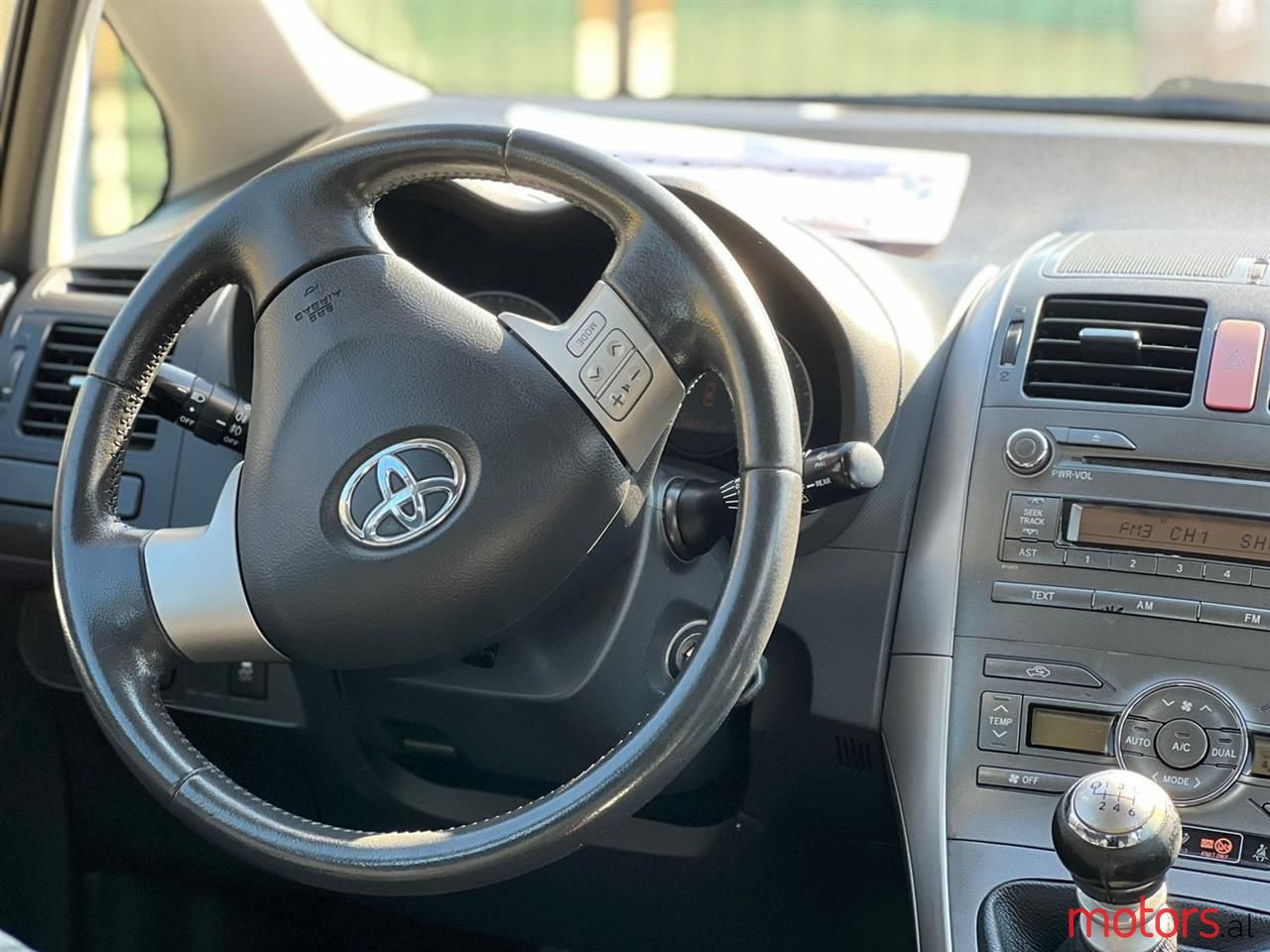 2008' Toyota Auris photo #5