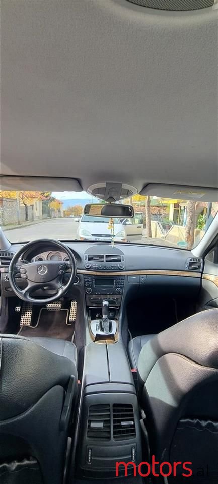 2005' Mercedes-Benz E 280 photo #1