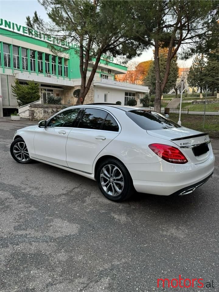 2017' Mercedes-Benz 220 photo #5