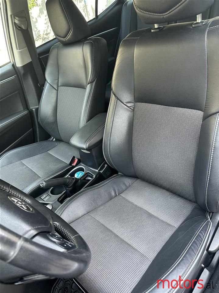 2015' Toyota Corolla photo #2