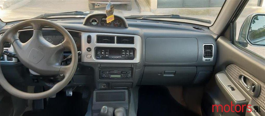 2005' Mitsubishi L200 photo #2