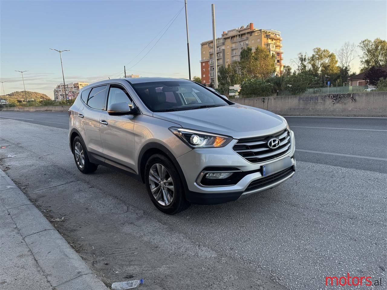 2016' Hyundai Santa Fe photo #1