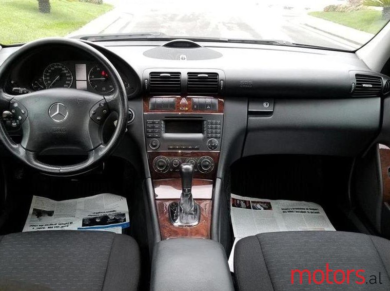 2006' Mercedes-Benz C 220 photo #2