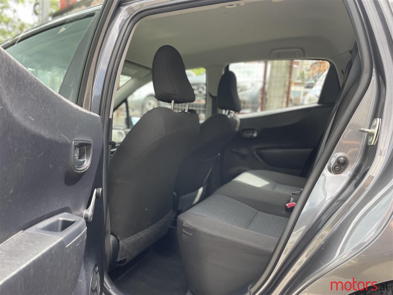 2012' Toyota Yaris photo #5