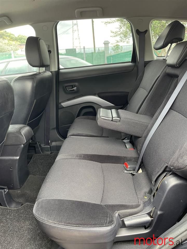 2011' Mitsubishi Outlander photo #4