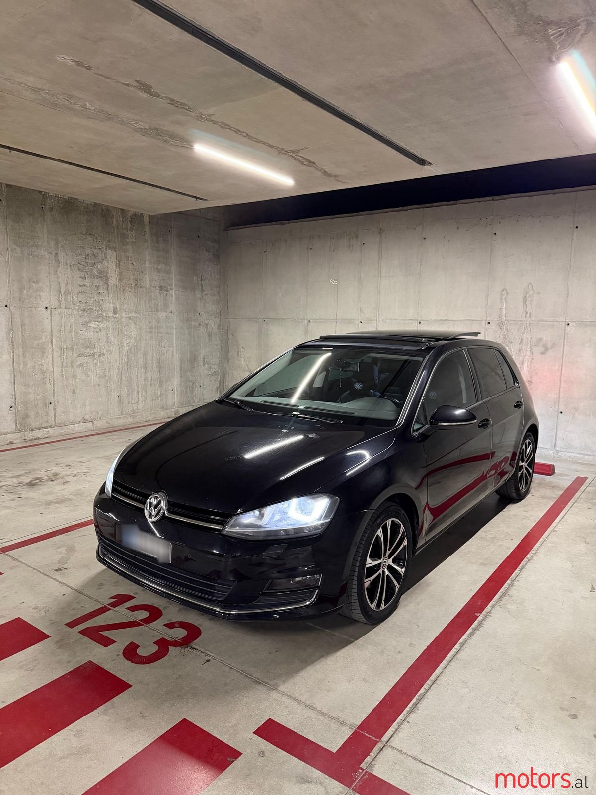 2013' Volkswagen Golf photo #3