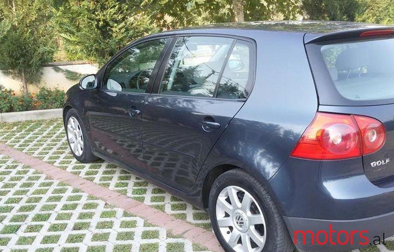 2005' Volkswagen Golf photo #2