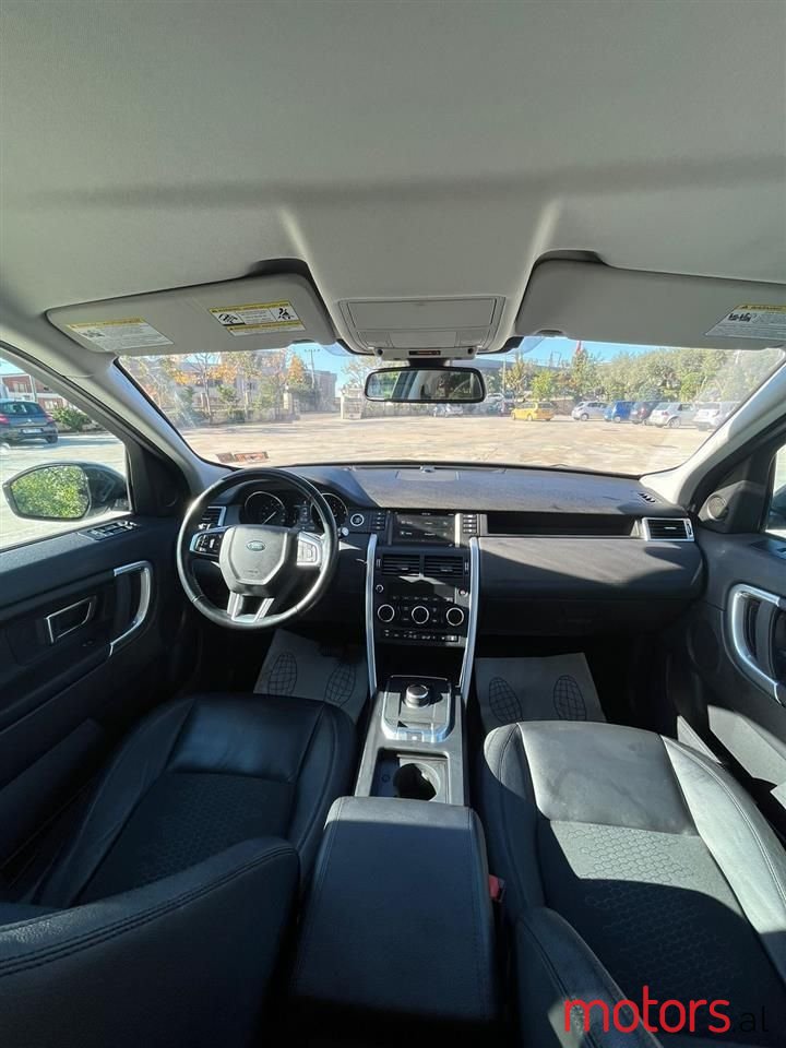 2017' Land Rover Discovery Sport photo #2