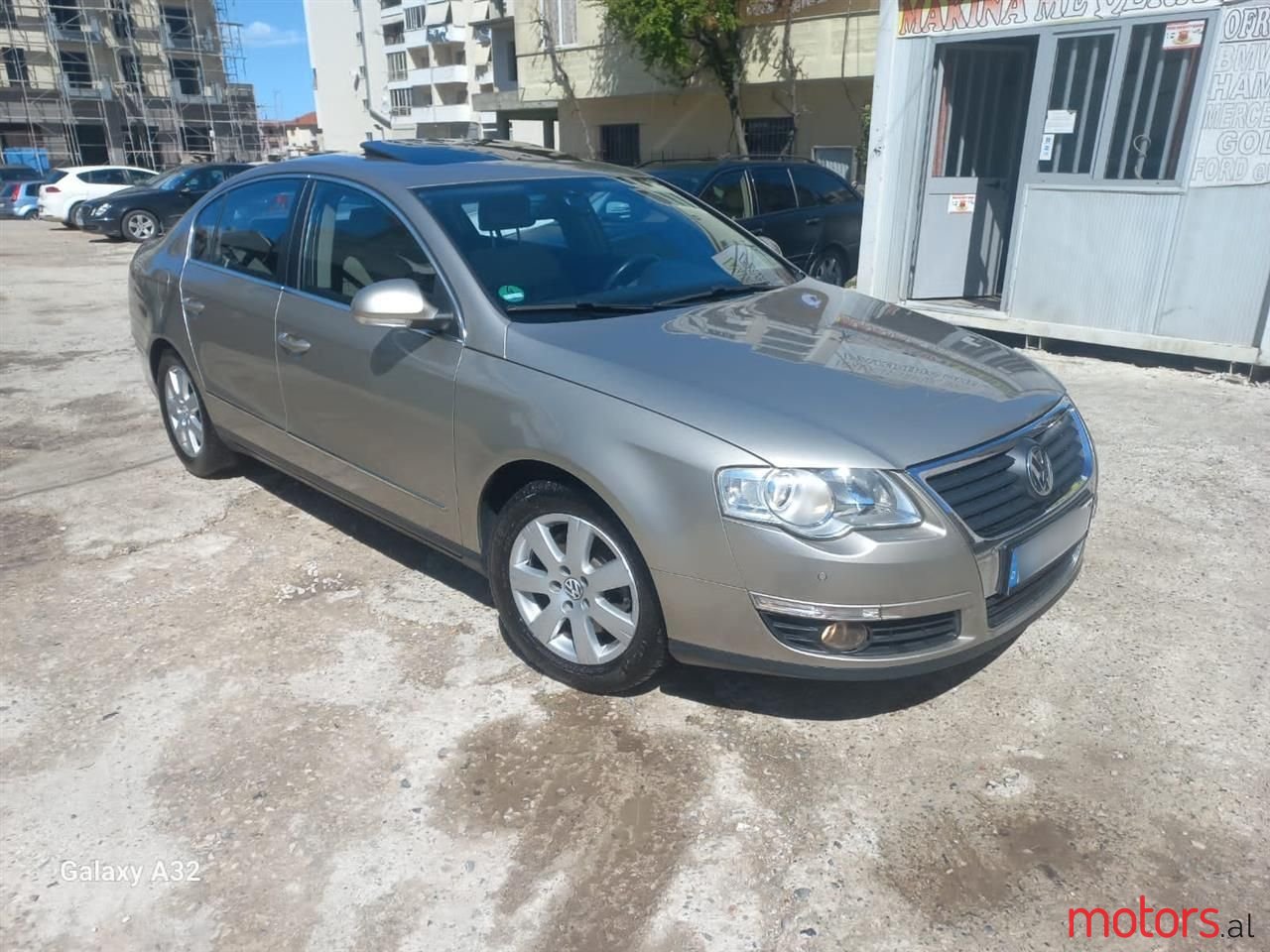 2006' Volkswagen Passat photo #3