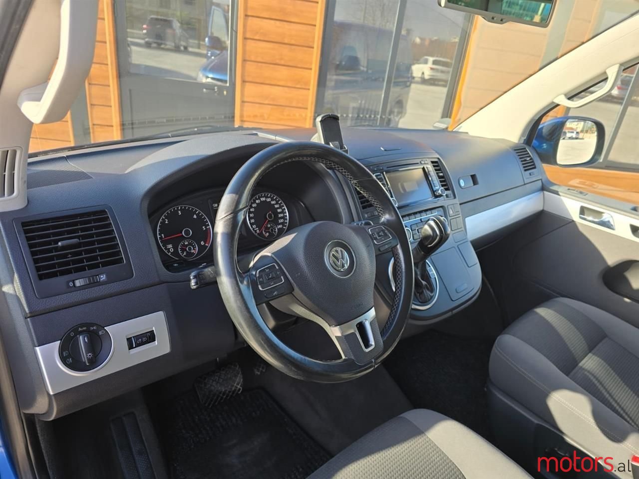 2011' Volkswagen T6 Multivan photo #5