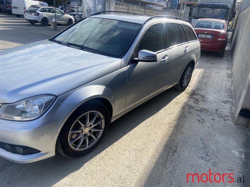 2013' Mercedes-Benz C 220 photo #6