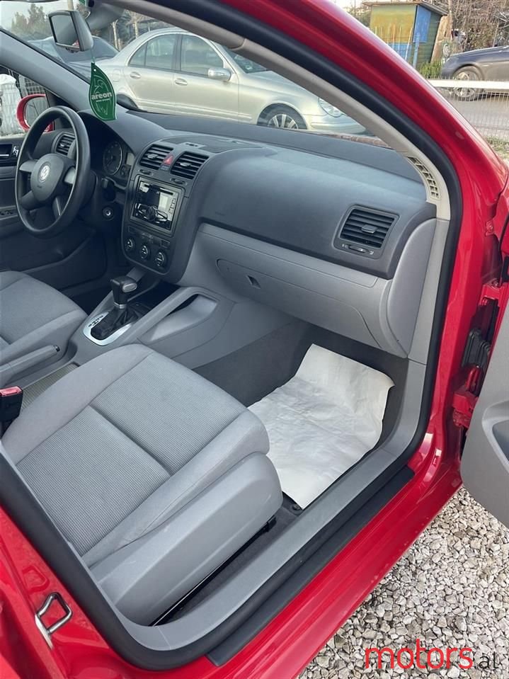 2005' Volkswagen Golf photo #5