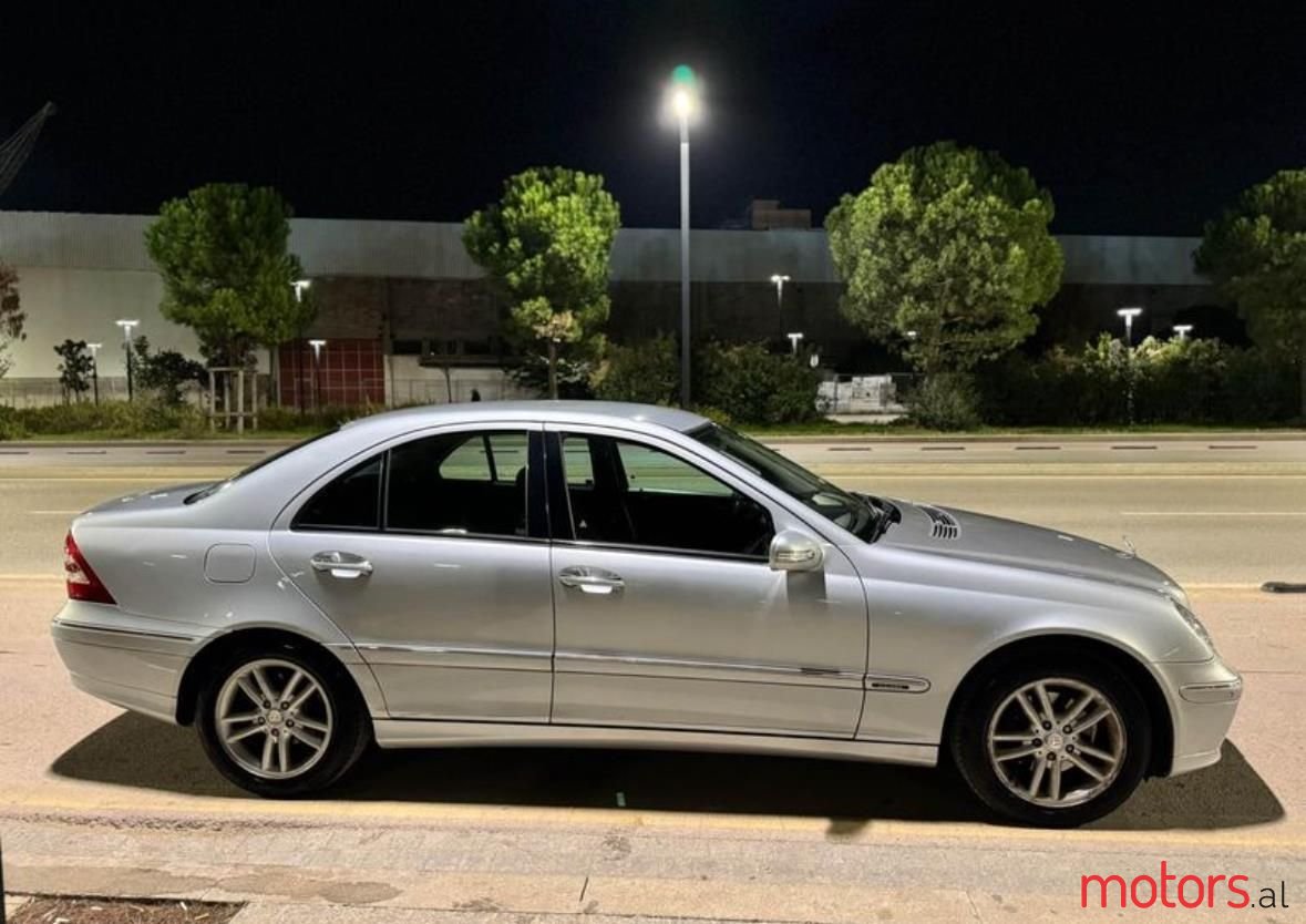 2006' Mercedes-Benz C 220 photo #3