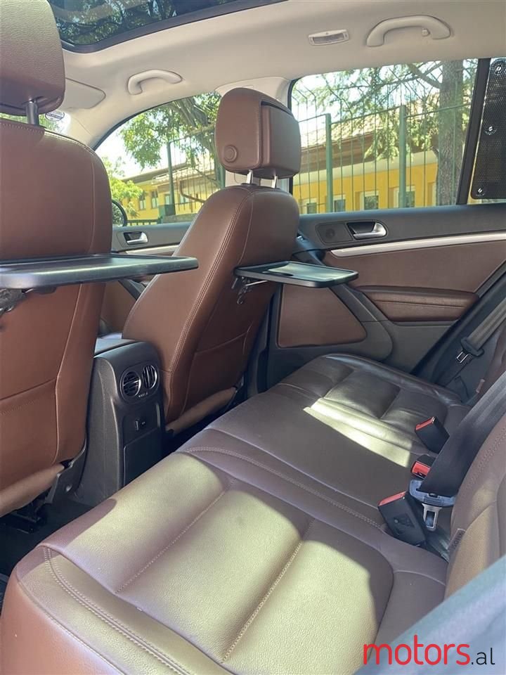 2014' Volkswagen Tiguan photo #2
