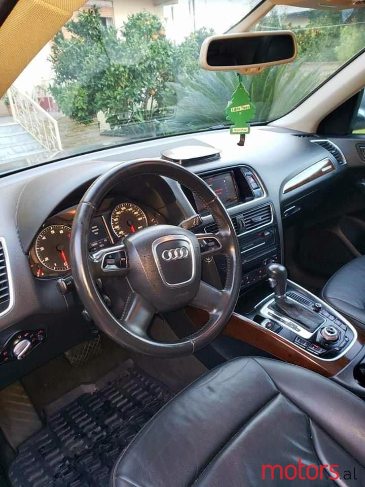 2011' Audi Q5 photo #6