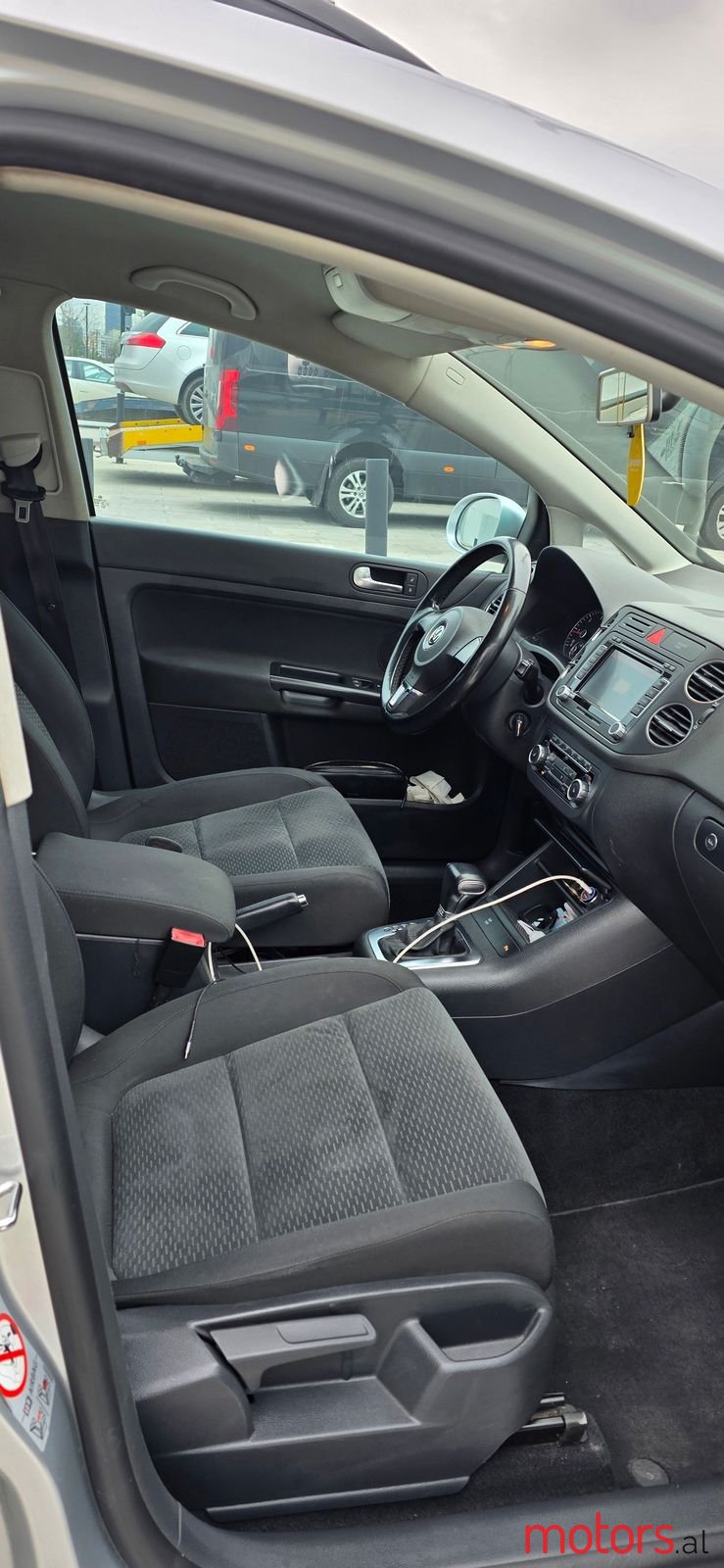 2009' Volkswagen Golf Plus photo #5