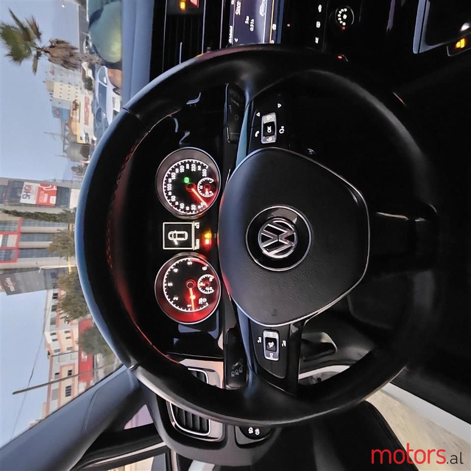 2013' Volkswagen Golf photo #3