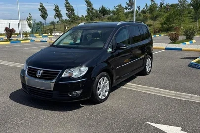 2010' Volkswagen Touran