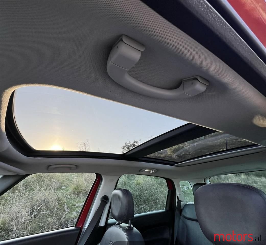 2014' Fiat 500L photo #2