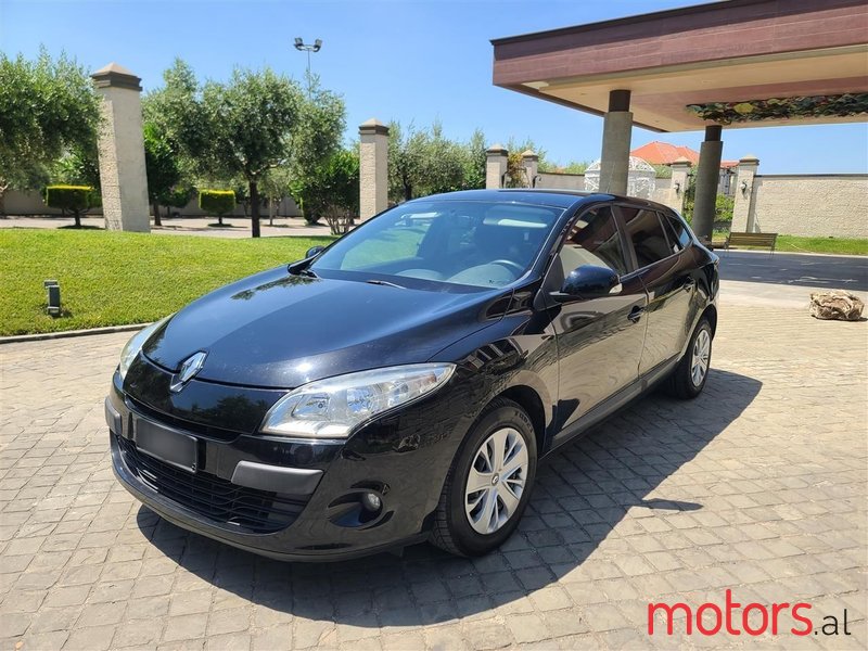 2012' Renault Megane photo #3