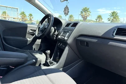 2012' Volkswagen Polo