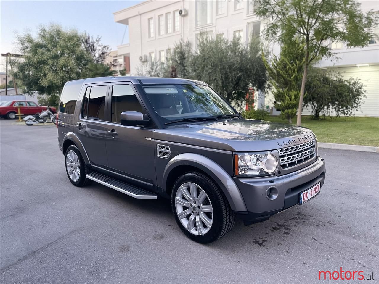 2011' Land Rover Discovery photo #1