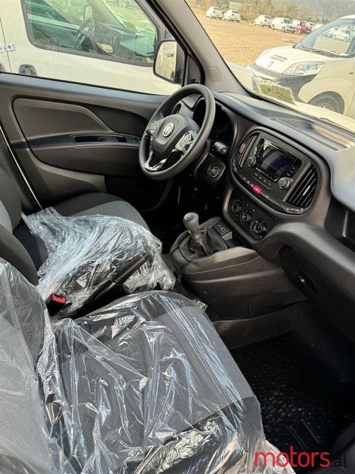 2022' Fiat Doblo photo #3