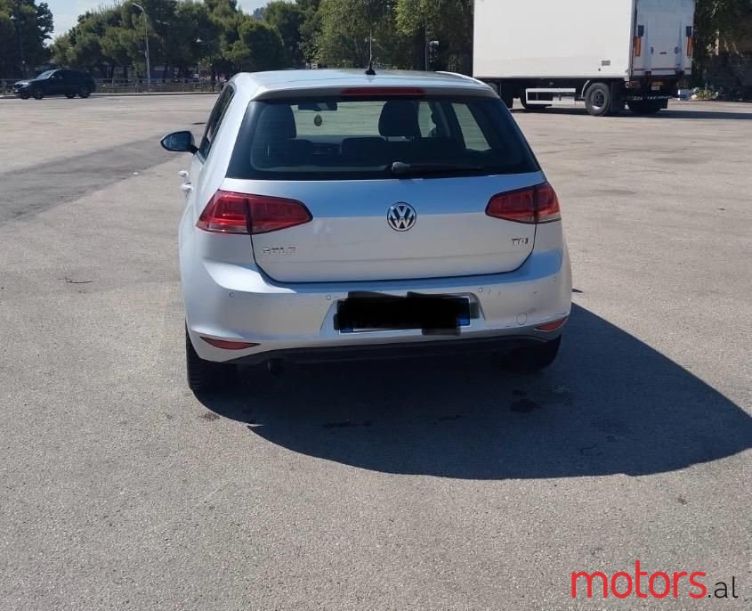 2013' Volkswagen Golf photo #6