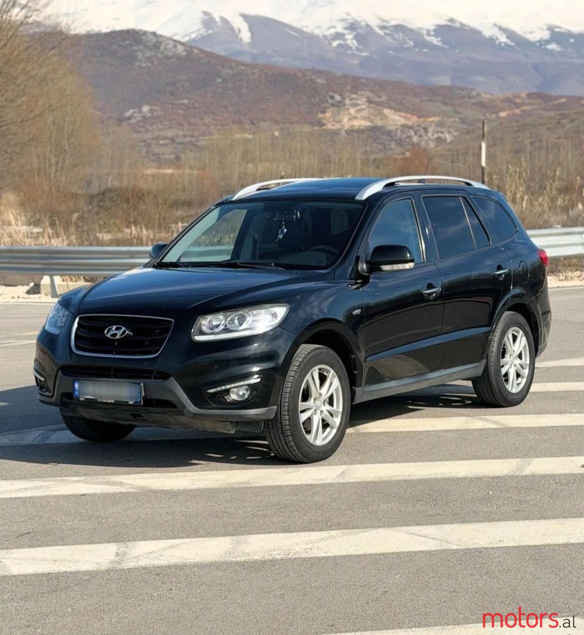 2011' Hyundai Santa Fe photo #1