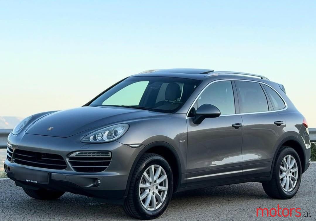 2013' Porsche Cayenne photo #1