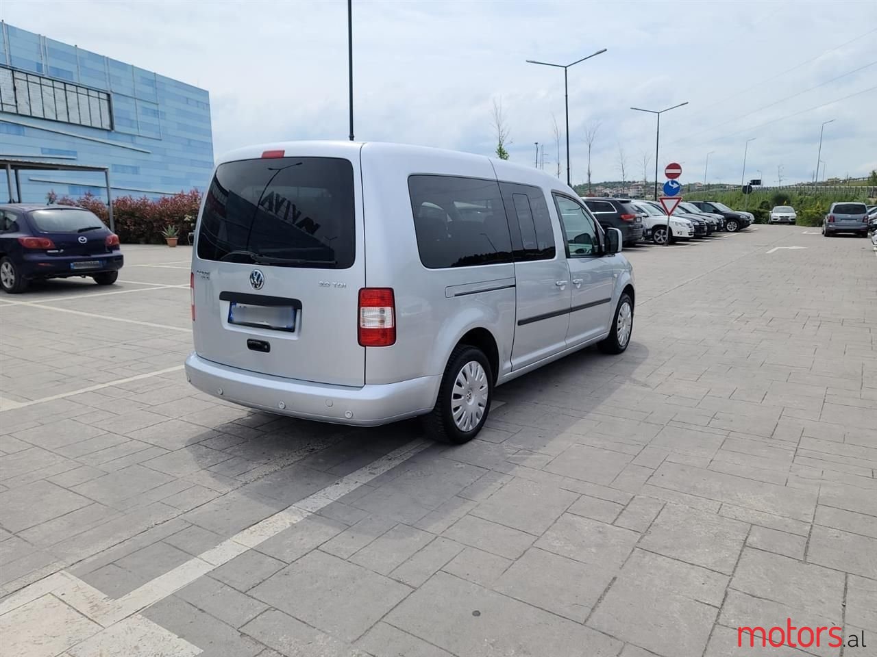 2008' Volkswagen Caddy photo #6