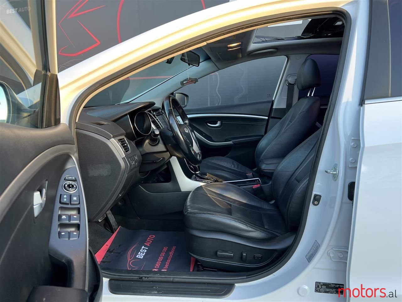 2012' Hyundai i30 photo #2