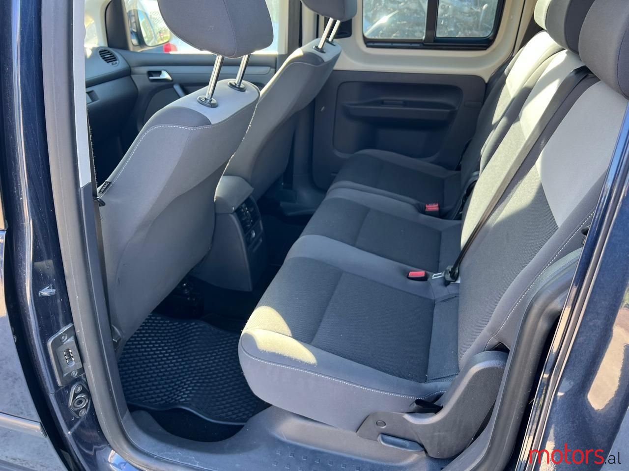 2012' Volkswagen Caddy photo #3