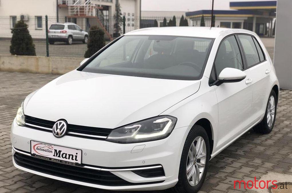 2017' Volkswagen Golf photo #1