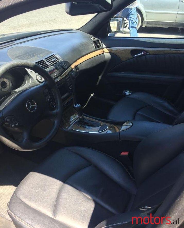 2010' Mercedes-Benz E 220 photo #2