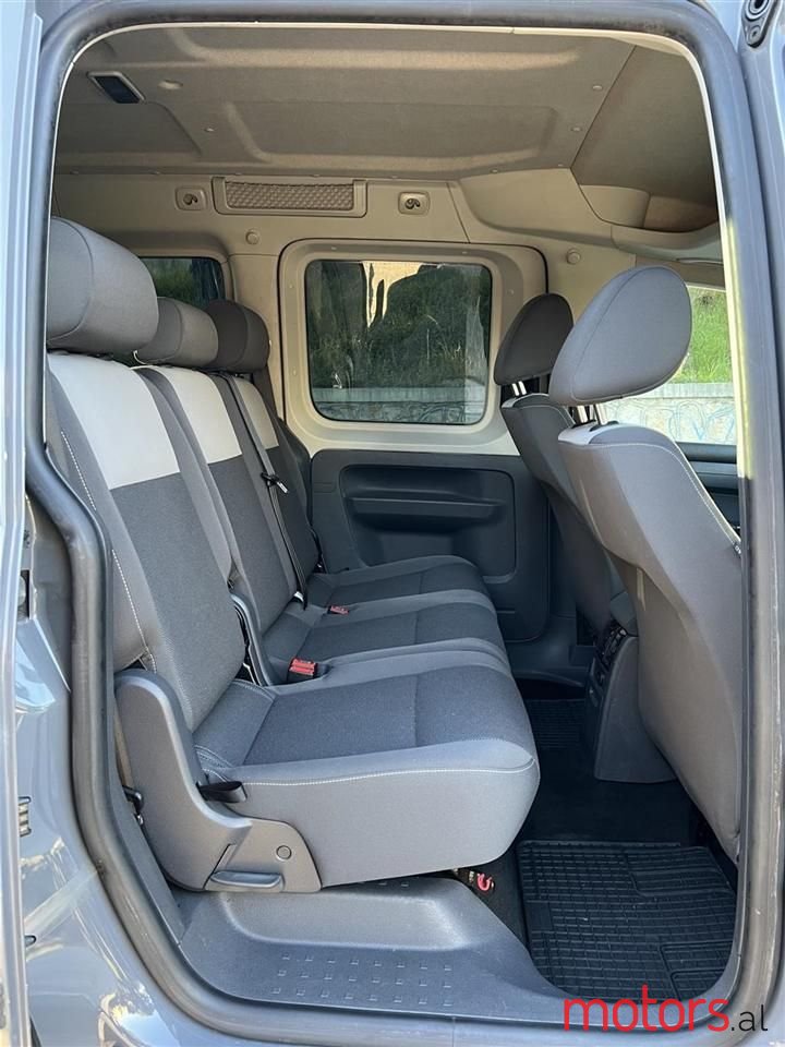 2011' Volkswagen Caddy photo #6