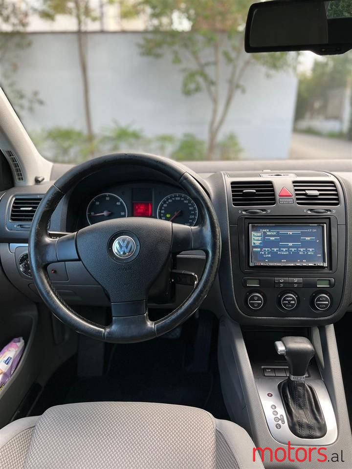 2006' Volkswagen Golf photo #5