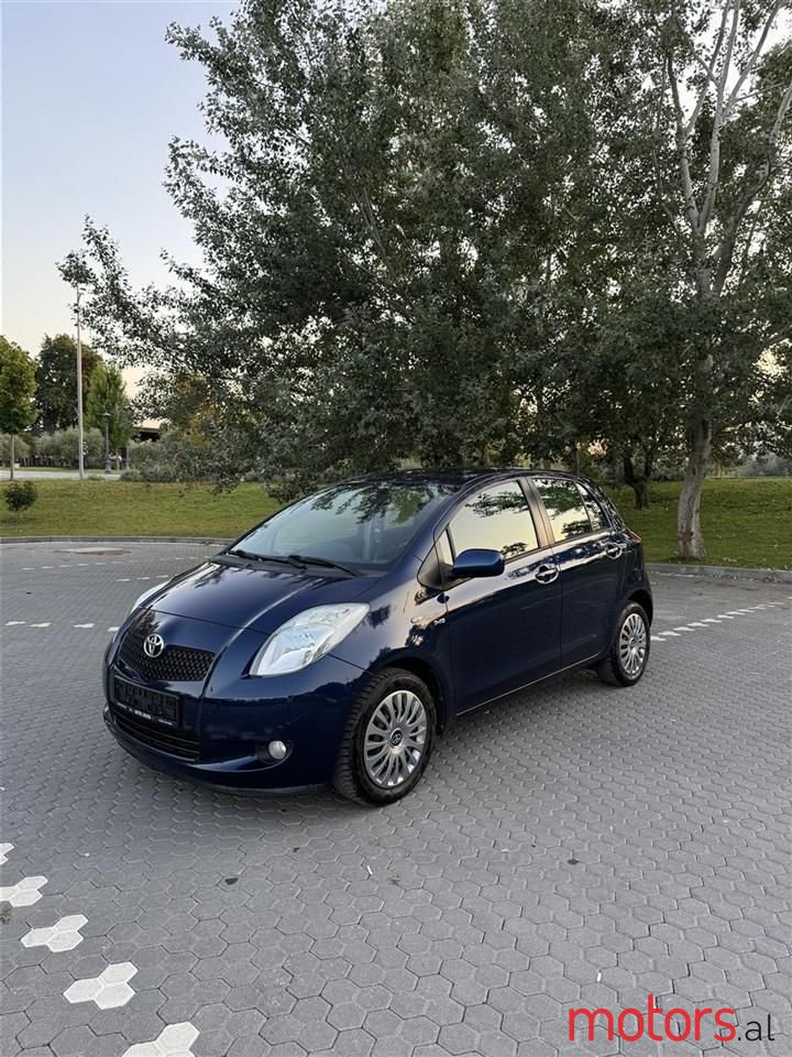 2006' Toyota Yaris photo #2