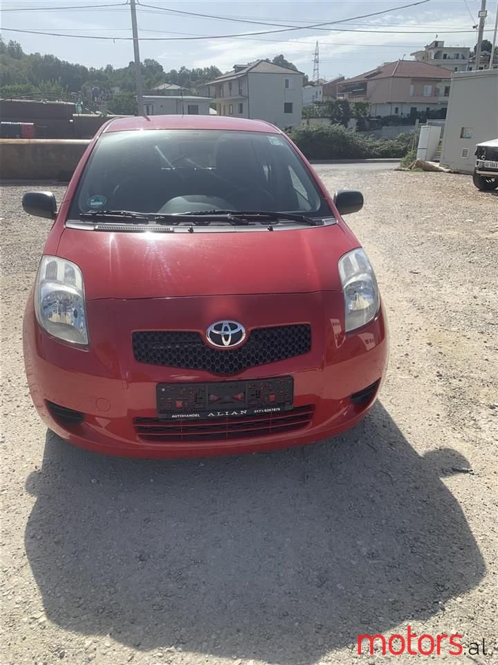 2008' Toyota Yaris photo #4