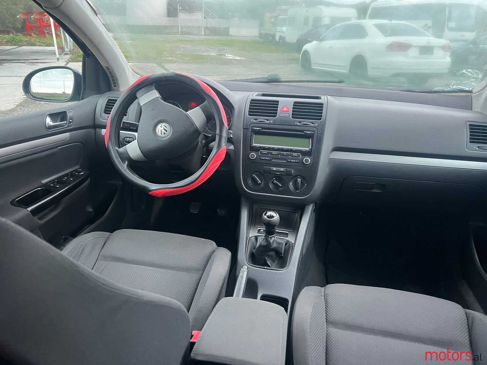 2004' Volkswagen Golf photo #5