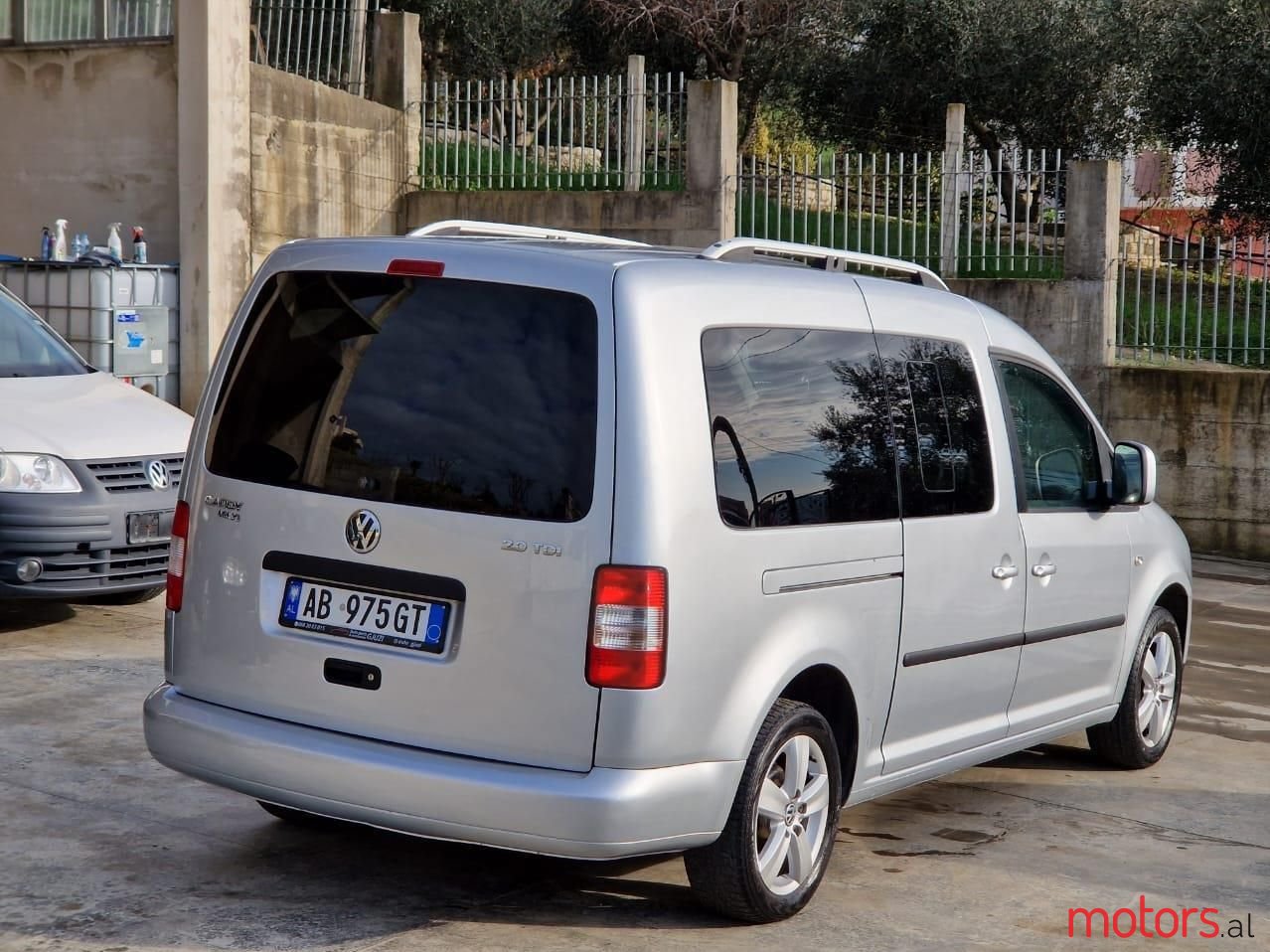 2010' Volkswagen Caddy photo #4